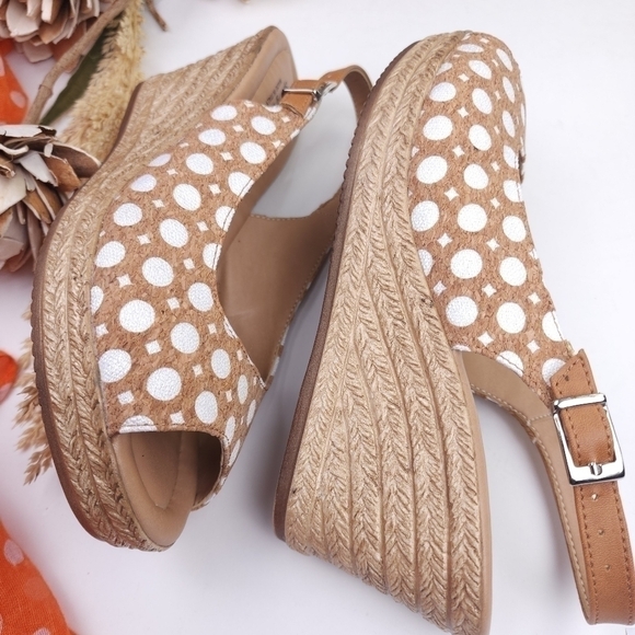 Soft Spots White Tan Polka-dot Mini Platform Wedge Sz 39 - Picture 9 of 12